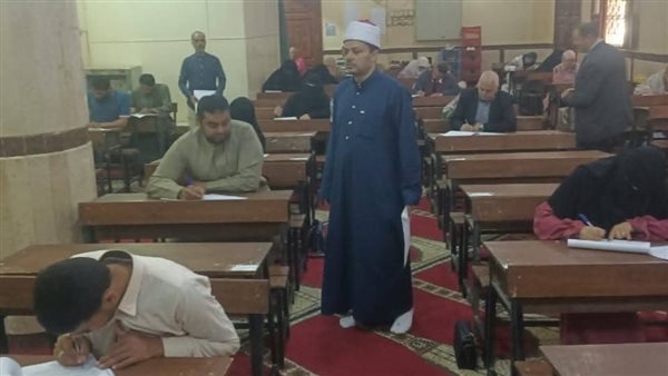 اختبار مادتي القرآن الكريم وتجويده بالمركز الثقافي بأوقاف الفيوم