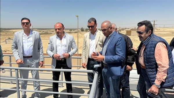 نائب وزير الإسكان يتفقد مشروعات الصرف الصحي بالجيزة