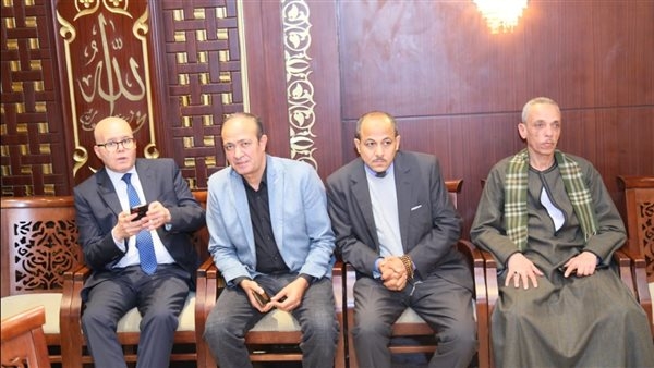 صحفيون يؤدون واجب العزاء في وفاة اللواء أحمد حلمي عزب