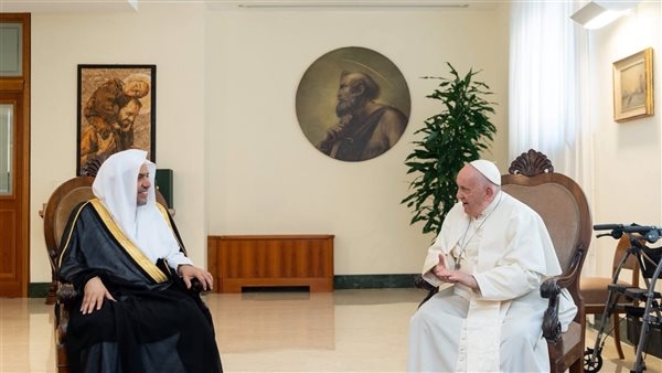 أمين عام رابطة العالم الإسلامي يعزّي الفاتيكان في وفاة البابا فرانسيس