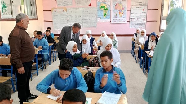 وكيل تعليم البحيرة يتابع انتظام الدراسة بعد انتهاء إجازة شم النسيم