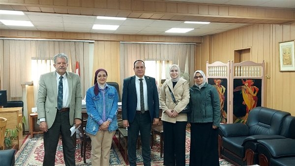 محافظ الدقهلية يتابع أعمال مبادرة "رواد النيل" لتمكين المرأة