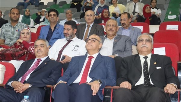 محافظ القليوبية يشهد ختام الأنشطة التربوية ويشيد بأداء الطلاب
