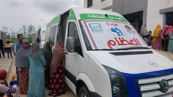 الكشف الطبي بالمجان على 1171 مواطنًا في قافلة طيبة بدمياط