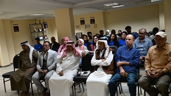 "الحكي الشعبي.. رؤى وتجليات" في مناقشات الندوة العلمية بملتقى فنون البادية بالعريش