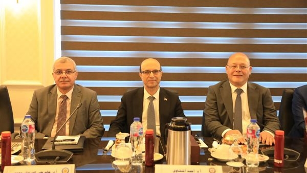 رئيس جامعة أسيوط يشارك باجتماع المجلس الأعلى للجامعات بالغردقة