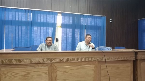 رئيس مدينة المنيا يجتمع بمديري مراكز المعلومات لبحث ميكنة ملفات التصالح