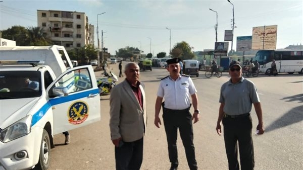 ضبط سيارة "بيك أب" مخالفة و توفير أوتوبيسات نقل جماعي بديرمواس