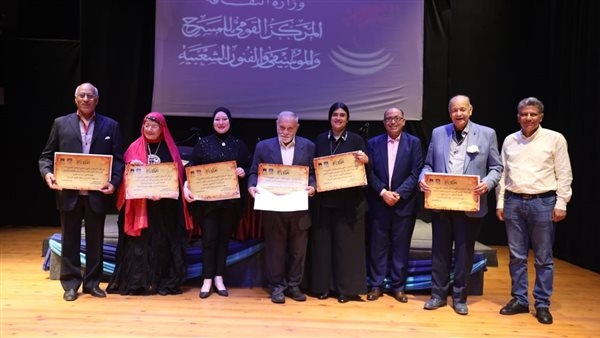 مشيرة إسماعيل تلقي كلمة مصر في احتفال "القومي للمسرح" باليوم العالمي للرقص الشعبي.. صور