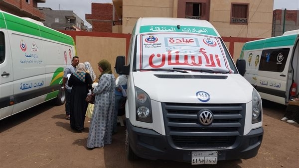 الكشف الطبي بالمجان على 1409 مواطنين في قافلة طبية بدمياط