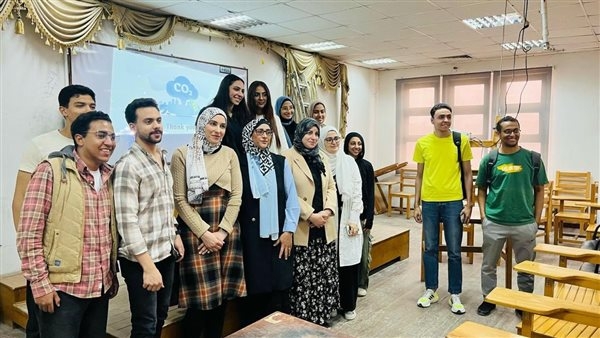 جامعة قناة السويس تناقش البصمة الكربونية في قطاع البناء والتشييد