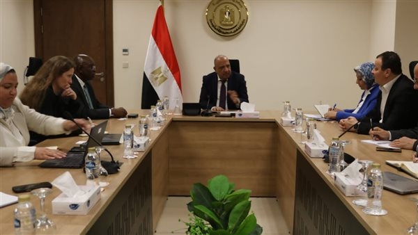 وزير الكهرباء يبحث مع وفد مؤسسة التمويل الدولية "iFC " تعزيز التعاون