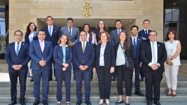 تعزيز التعاون بين هيئة الرعاية الصحية والوكالات الفرنسية لدعم التأمين الصحي الشامل