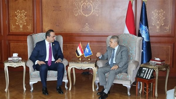 السبكي يلتقي رئيس هيئة قناة السويس لبحث سبل التعاون الطبي