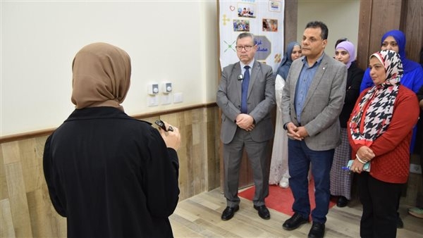 رئيس جامعة مطروح يشيد بالمعرض التطبيقي لطالبات كلية التربية للطفولة المبكرة