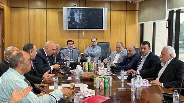 غرفة "الصناعات النسيجية" تبحث تحديات التراخيص ورسوم الصيانة وفواتير المياه وأسعار الغاز