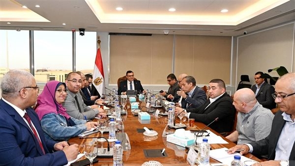 وزير الإسكان يتابع مع مسئولي "سيتي إيدج" موقف مبيعات عددٍ من المشروعات