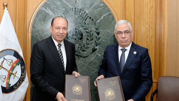 النائب العام ورئيس جامعة المنصورة يوقعان بروتوكول تعاون