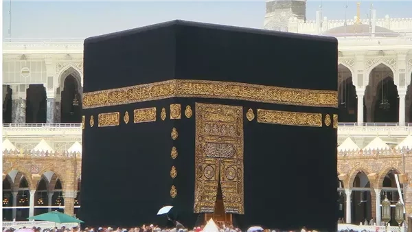 من مصر إلى مكة.. تاريخ تصنيع كسوة الكعبة المشرفة