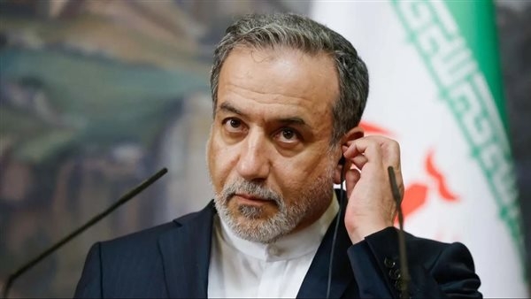 وزير الخارجية الإيراني: المواقف الأمريكية والتصريحات المتناقضة تعقد مسار المحادثات