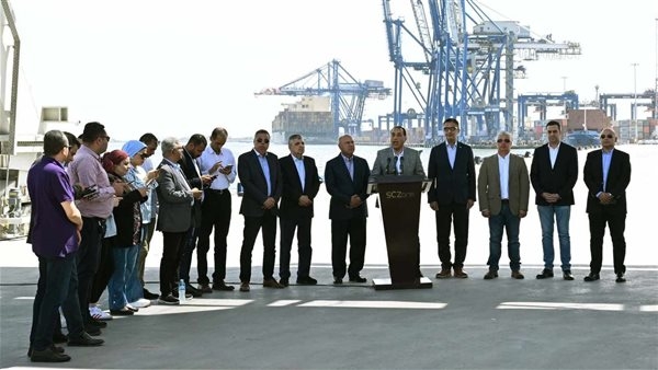 رئيس الوزراء يزور شركة قناة السويس للحاويات.. صور