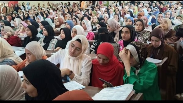 غرب الفيوم التعليمية تطلق سلسلة مراجعات نهائية لطلاب الثانوية العامة.. صور