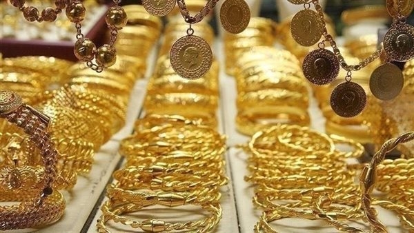 تراجع الدولار يدفع أسعار الذهب إلى الصعود مجددا
