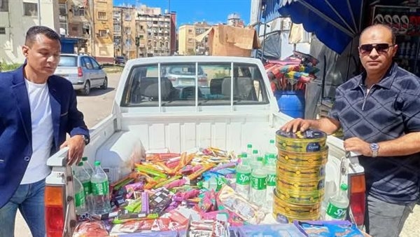 بالصور.. ضبط 575 سلعة منتهية الصلاحية في حملات تموينية مكثفة في بورسعيد
