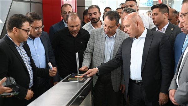 كامل الوزير يتفقد محطات المرحلة الأولى من مشروع الأتوبيس الترددي BRT