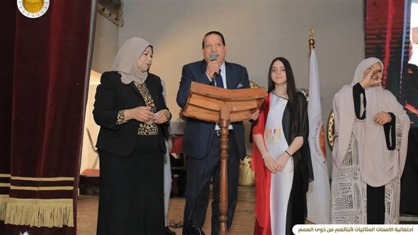تكريم 50 أمًا مثالية في احتفالية الشعب الجمهوري بالمنيا