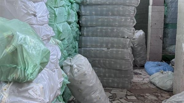 ضبط 20 طن زيت طعام ودقيق فاخر مجهولي المصدر بالمنوفية
