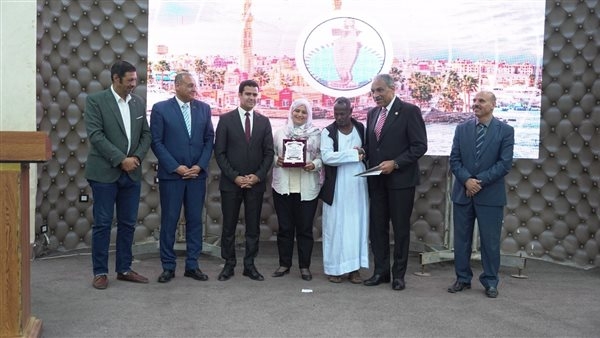 نائب محافظ مطروح يشهد الحفل الختامي لبرنامج "أهل مصر"