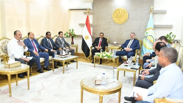 محافظ مطروح يستقبل قنصل عام روسيا الاتحادية في الإسكندرية