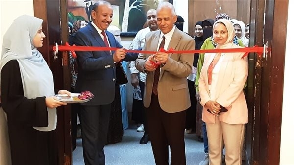 افتتاح المعرض الطلابي "إبداعات تشكيلية للأزياء" بكلية التربية النوعية بالفيوم