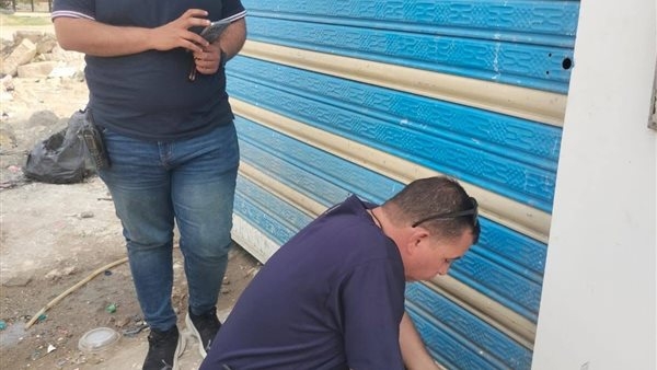 غلق ٦ جراجات مخالفة ومخزن خردة في رأس البر