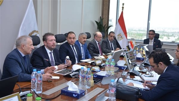 وزير التموين يبحث نظم تتبع السلع الأساسية مع تحالف شركات التقنية الدولي بمشاركة وفد روسي