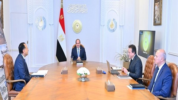 توجيهات السيسي للحكومة لتحسين الخدمة الصحية للمصريين تتصدر نشاط الرئيس الأسبوعي