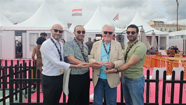 جناح مهرجان القاهرة السينمائي الدولي يفوز بجائزة أفضل جناح في سوق "كان"