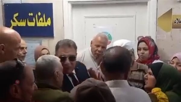 للمرة الرابعة..  محافظ الدقهلية يفاجئ العاملين بعيادة التأمين الصحي في جديلة
