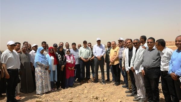 وزير الري ومحافظ أسوان يتفقدان مشروع "سيل" بقرى وادي الصعايدة بإدفو