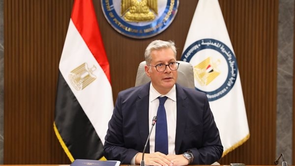 وزير البترول يعتمد  أعمال شركة خدمات البترول الجوية "PAS" خلال العام المالي 2024