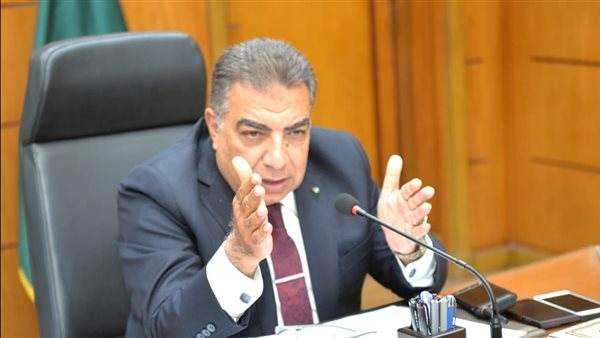 محافظ الدقهلية يستعرض مستجدات إنشاء موقف جديلة الحضاري