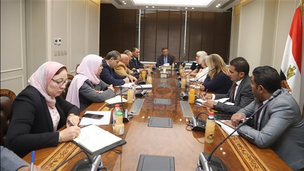 وزير الزراعة يستعرض نتائج زيارة بعثة إيفاد لمشروع التكيف في البيئات الصحراوية