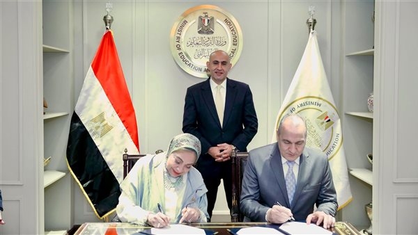 وزير التعليم يشهد توقيع بروتوكول جديد لتدريب معلمي "اللغات الرسمية"