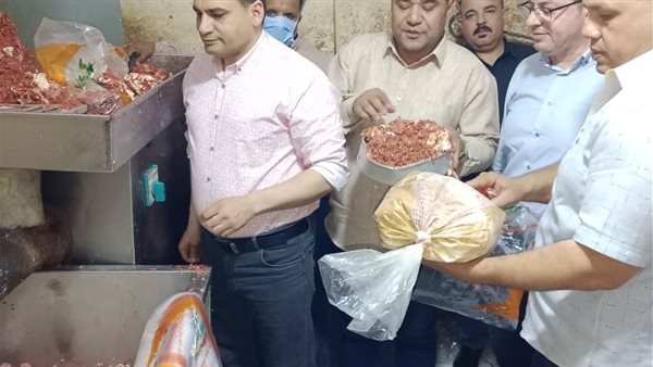 التحفظ على 3 أطنان مصنعات لحوم ودهون حيوانية غير صالحة للاستهلاك الآدمي بكرداسة