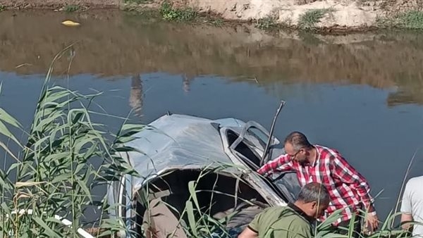 إصابة 3 أشخاص في انقلاب سيارة بترعة في الدقهلية