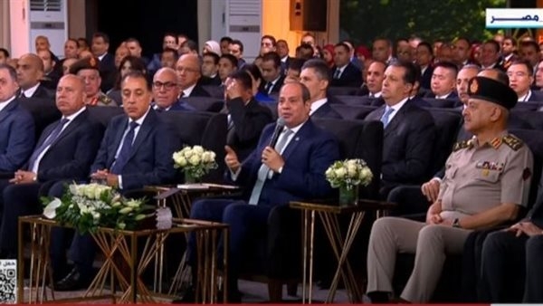 الرئيس السيسي: المشروعات الزراعية توفر فرص عمل ضخمة لأكثر من 600 ألف شخص