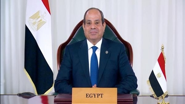 السيسي يتفقد ثلاجات التخزين ومصانع العلف والمجففات والصوامع بمستقبل مصر