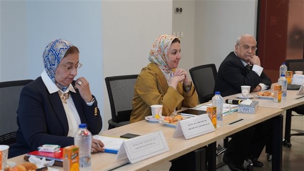"عين شمس" تبحث تطوير البحث العلمي وتعزيز التعاون الدولي