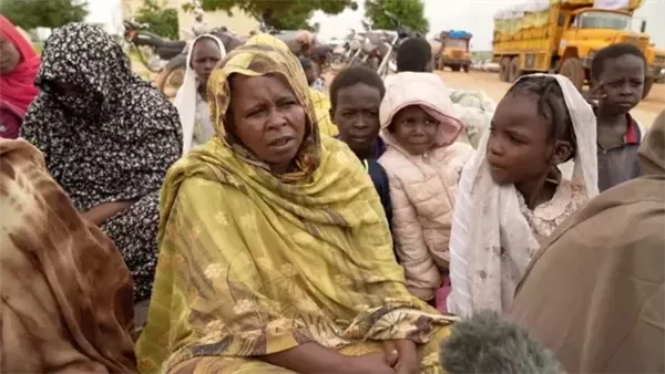 أمهات ثكلى.. نساء السودان يتحملن وطأة الحرب مع تزايد الوفيات